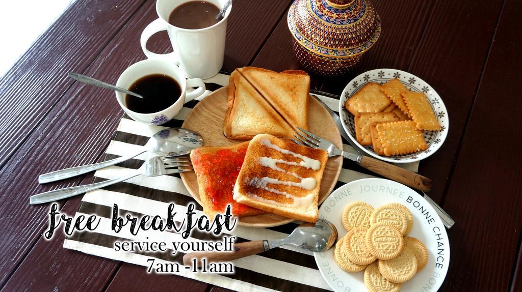 Wake Up Hostel 曼谷 外观 照片