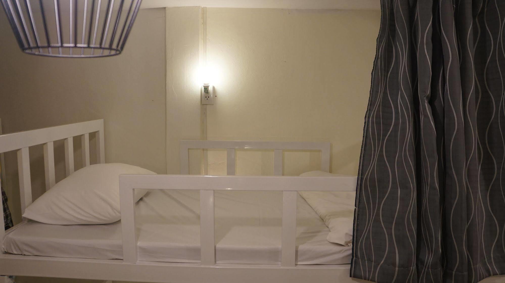 Wake Up Hostel 曼谷 外观 照片