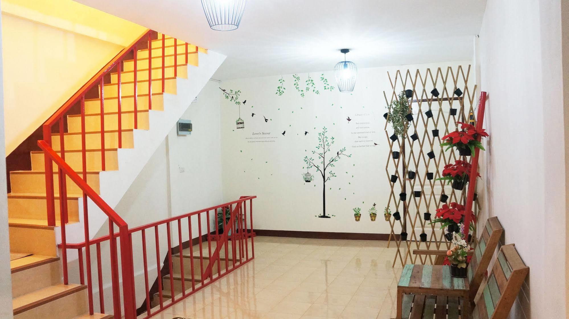 Wake Up Hostel 曼谷 外观 照片
